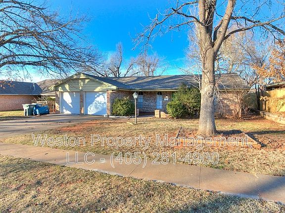 3rd image of 1011 Crown Dr