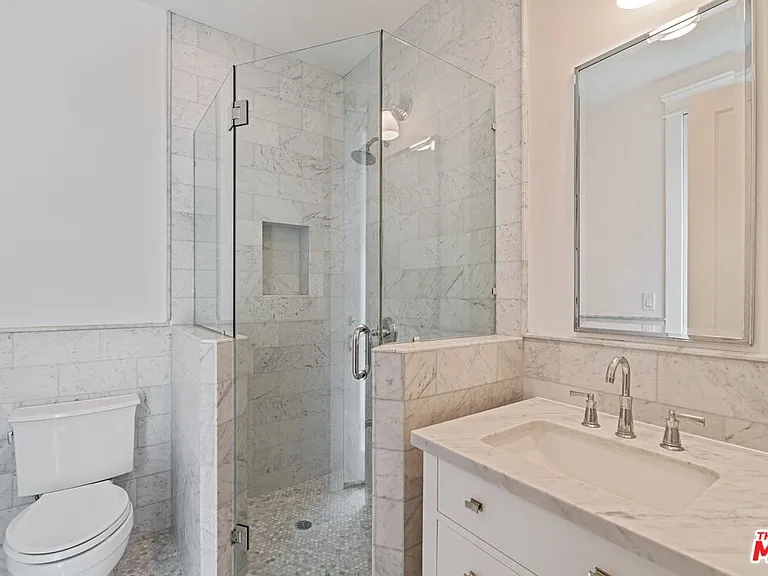 14917 Valley Vista Blvd — Photo 28