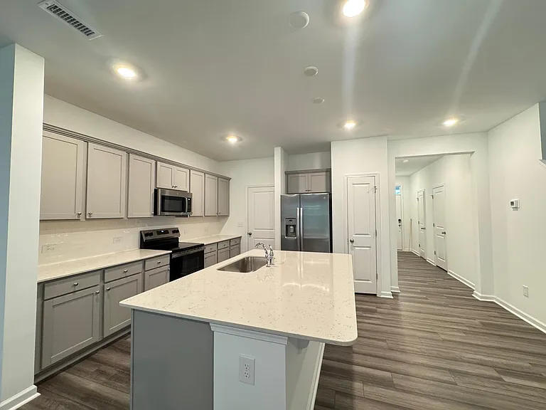 318 Thompson Overlook Way — Photo 5