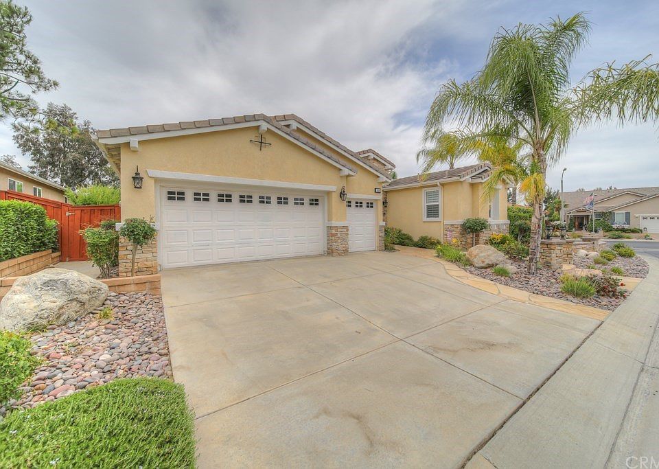 1st image of 456 Olazabal Dr