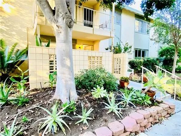 185 Avenida Majorca Unit D, Laguna Woods, CA 92637