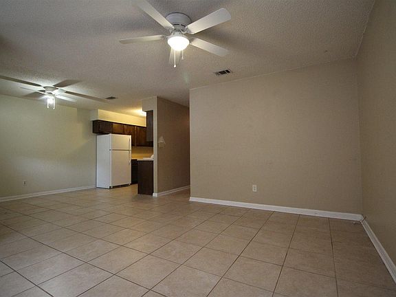 4th image of 5815 Princeton Dr #D