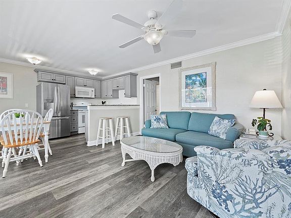 3rd image of 1603 Gulf Dr N #20