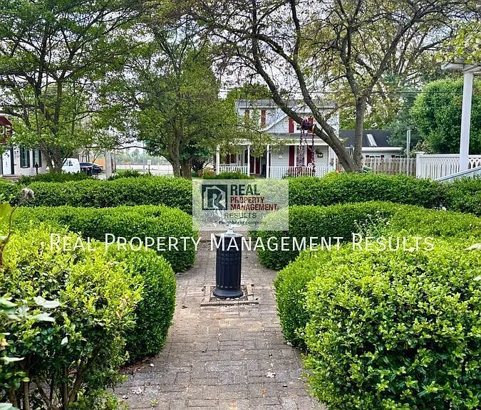402 W Jennings St — Photo 22