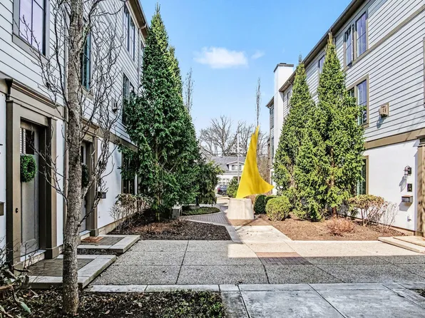 694 Croswell Ave SE, East Grand Rapids, MI 49506