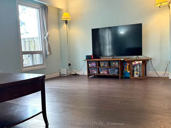 201 Alexmuir Blvd #134, Toronto, ON M1V 1S5