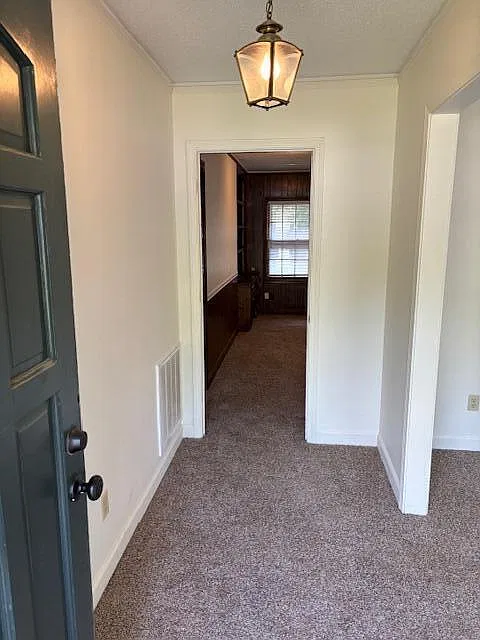 4 bed, 2.0 bath, 2141 sqft, $1,700 — Photo 3