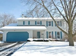 435 Nash Rd, Crystal Lake, IL 60014