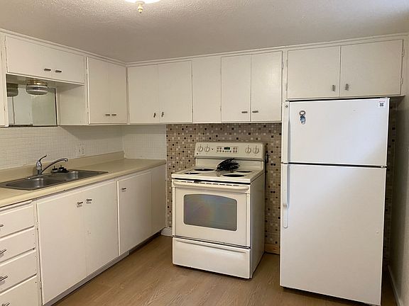5th image of 1042 W Cascade Ave #C