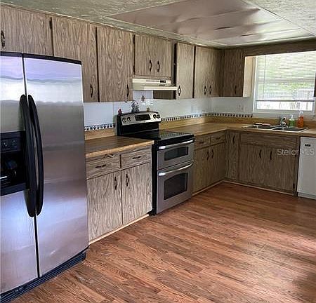4th image of 3300 Sherwood Dr