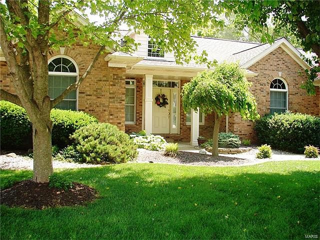 1st image of 122 Forest Grove Dr