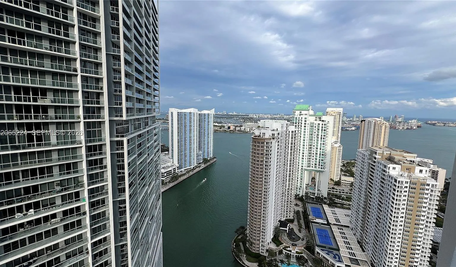 Icon Brickell No Two — Photo 1