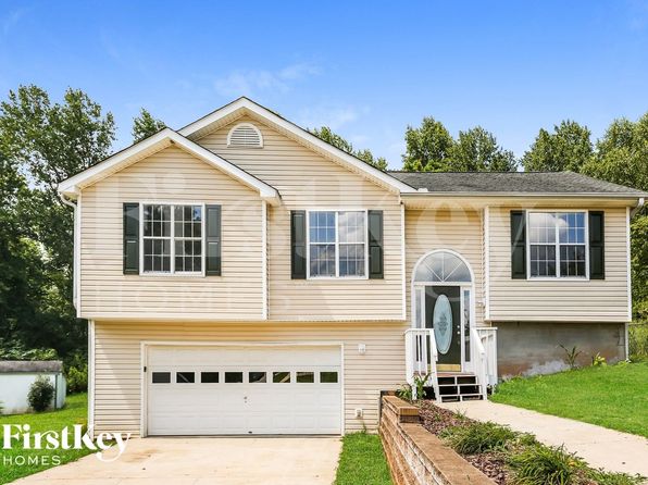 Rose Ct, Flowery Branch, GA