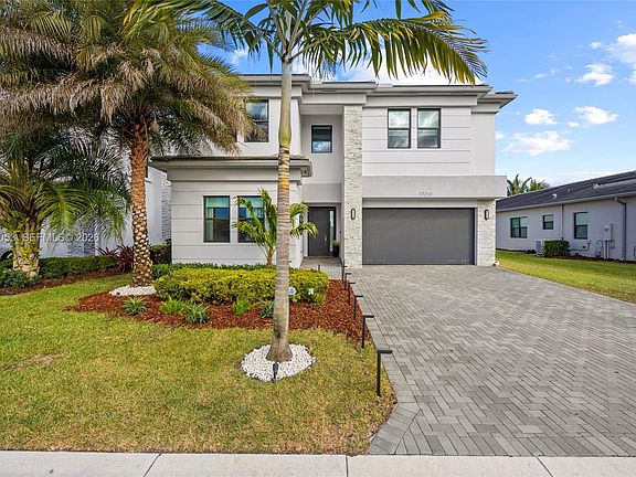 3rd image of 17210 Blue Bayou Dr