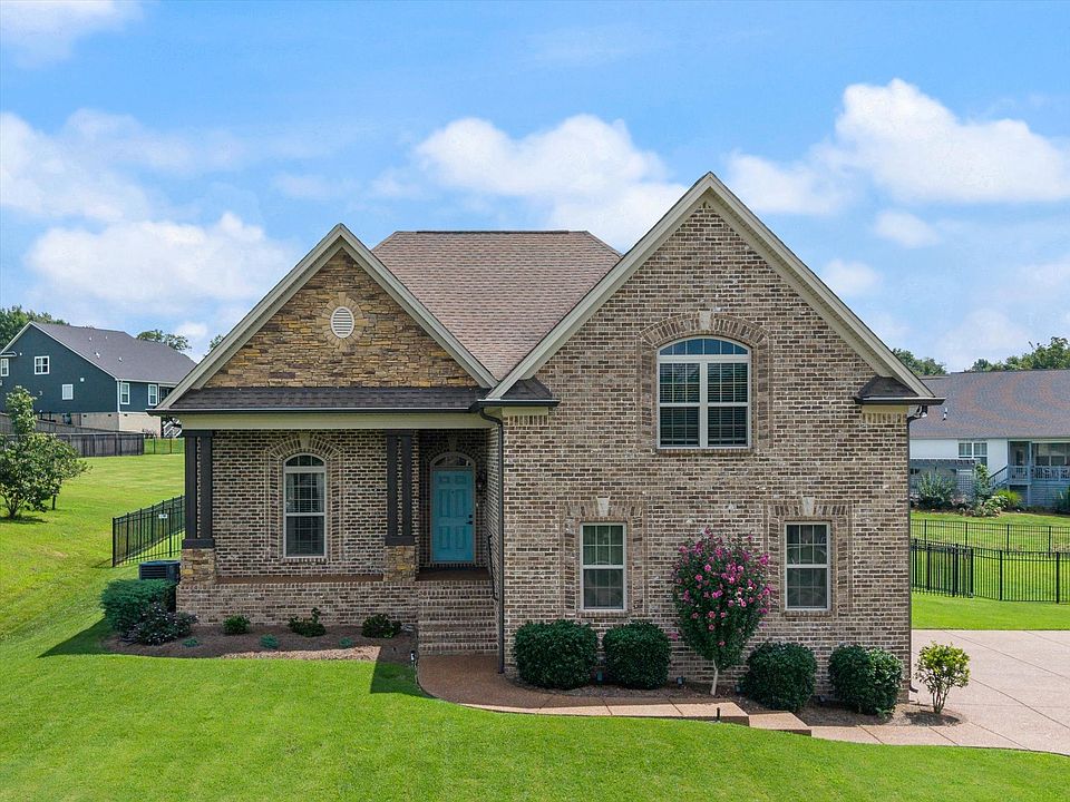 1st image of 831 Manner Ln