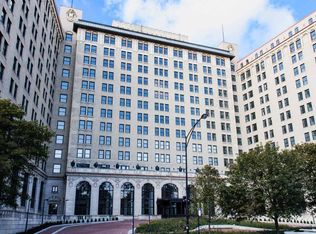 5454 S Shore Dr #1207, Chicago, IL 60615