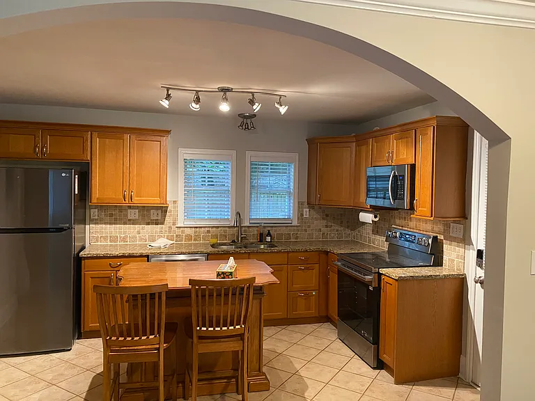 1323 Carolyn Dr — Photo 4