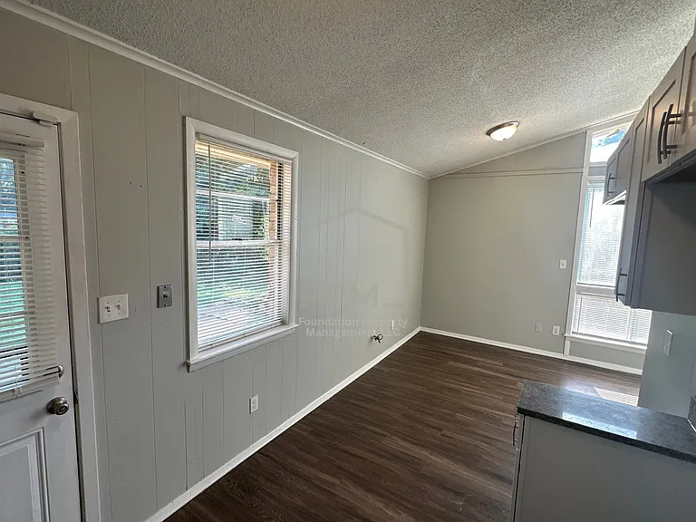 2252 Cassie Ave — Photo 8