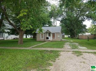 1305 6th St, Onawa, IA 51040