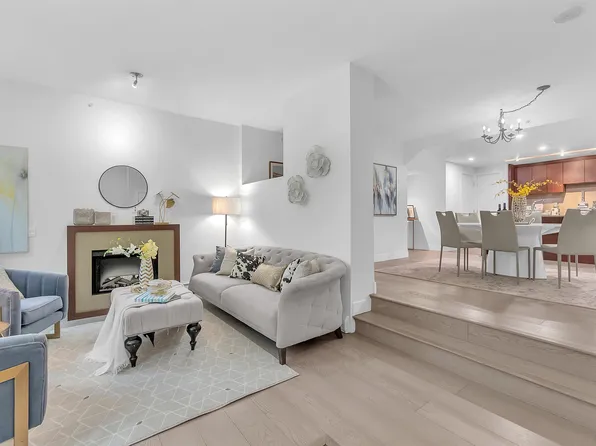 164 W 13th St, North Vancouver, BC V7M 1N6