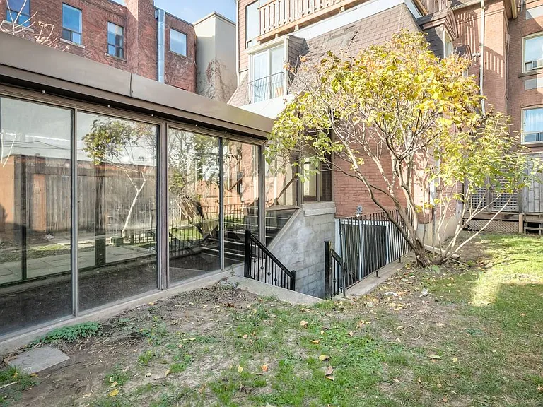 181 Gerrard St E #304 — Photo 12