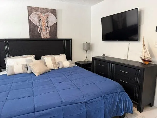1110 N Riverside Dr #25 — Photo 17