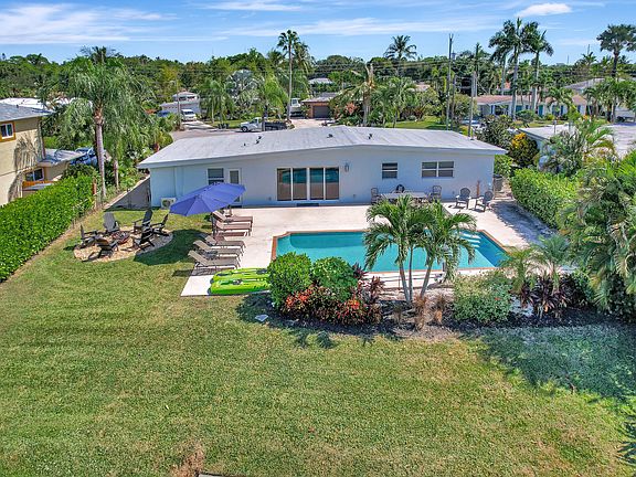 3rd image of 6821 Kingston Drive