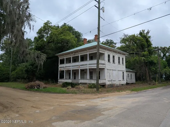 100 TREMONT Street, Interlachen, FL 32148