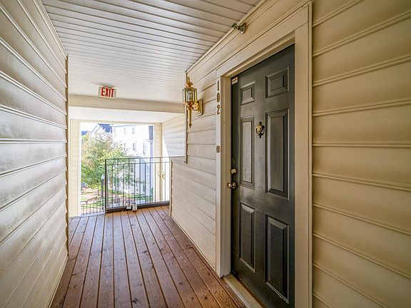 3rd image of 5080 Donovan Dr #441