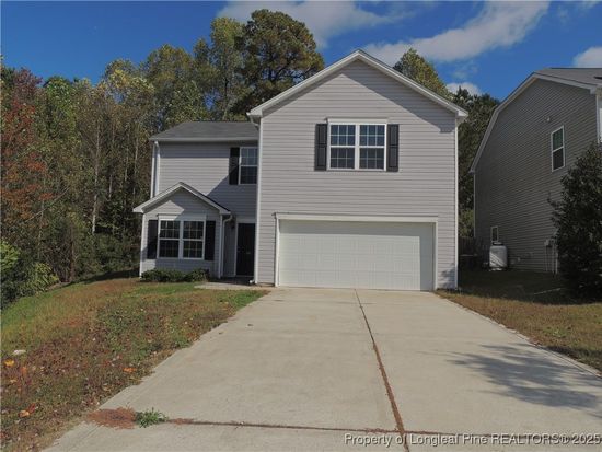 46 Hallow Oak St, Spring Lake, NC 28390