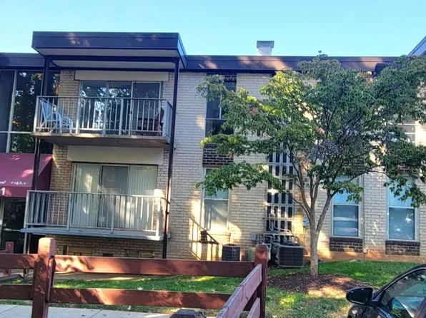 5201 Newton St APT 204, Bladensburg, MD 20710