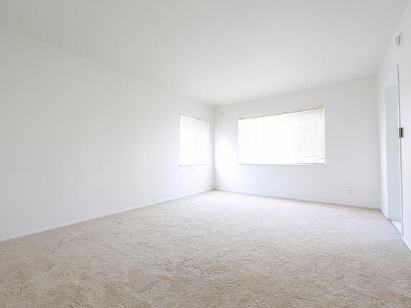 Large, Sunny, Corner Unit on Top Floor