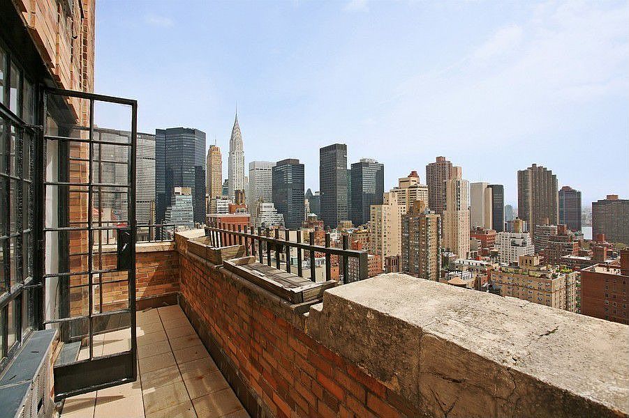 1st image of 10 Park Ave #26F