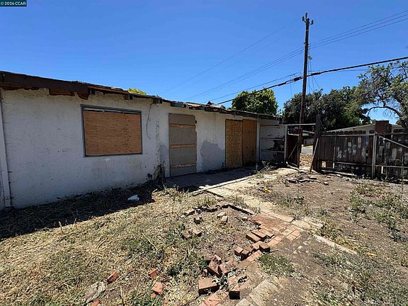 4th image of 717 Carpino Ave