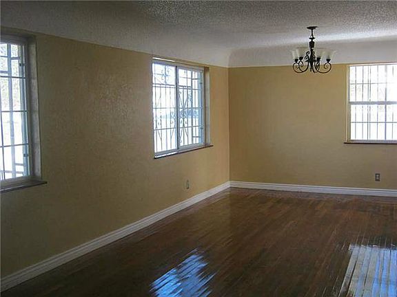 5th image of 7706 Corozal Dr
