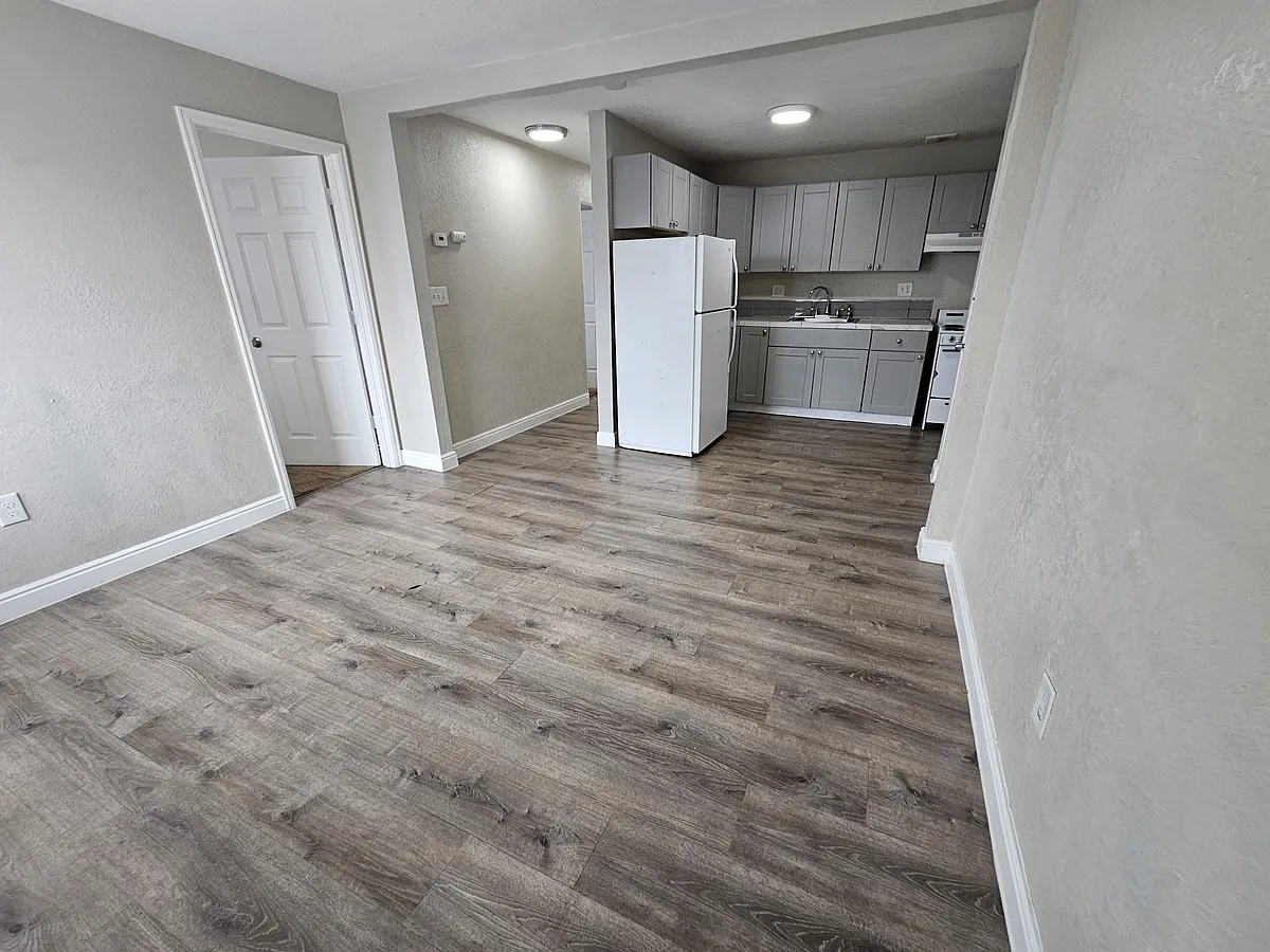 Building Photo - 1666 Clinton St #12