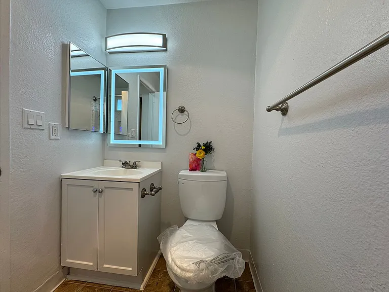 6736 Cleon Ave — Photo 30