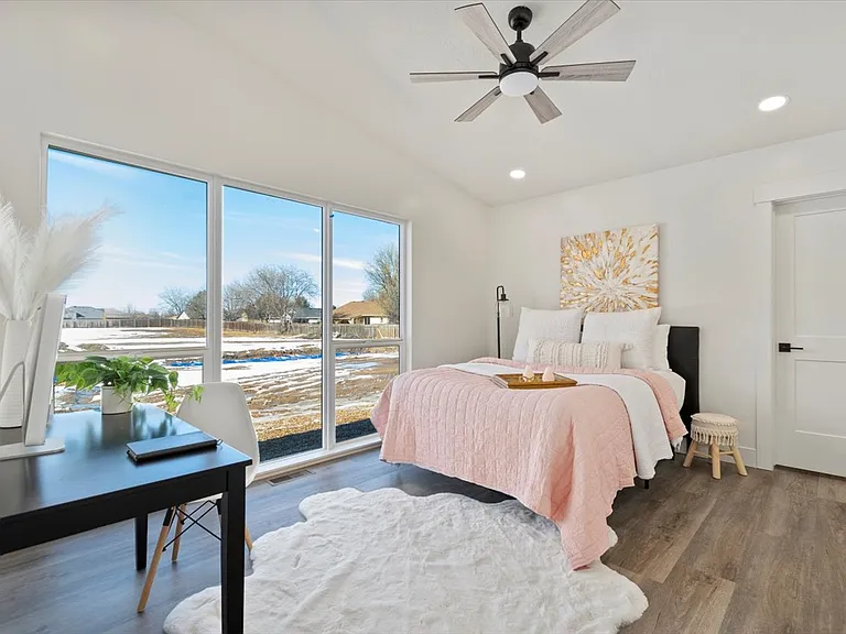 362 W London St — Photo 39