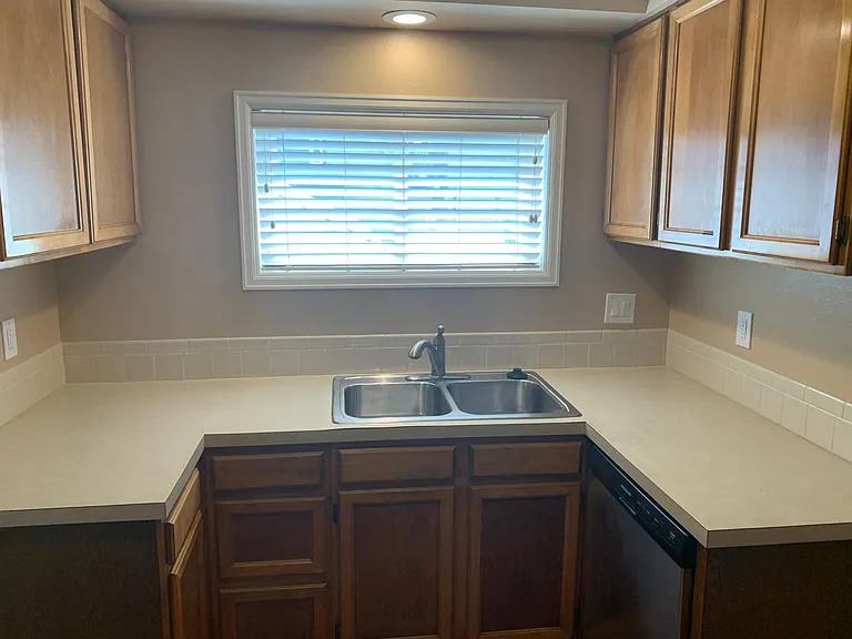 2616 N Irving St — Photo 4