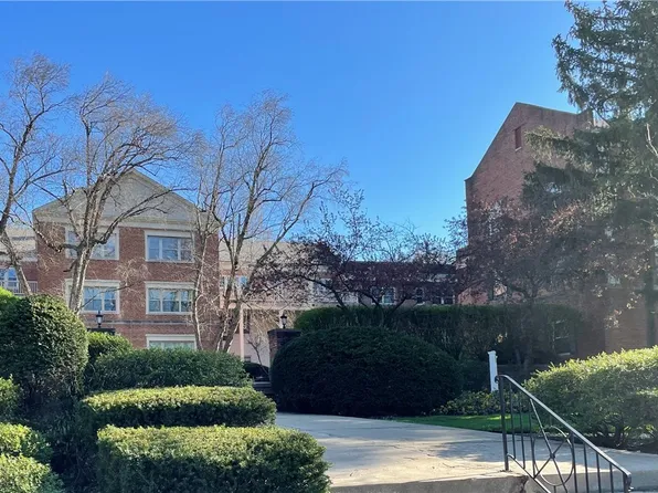 15875 Van Aken Blvd, Cleveland, OH 44120