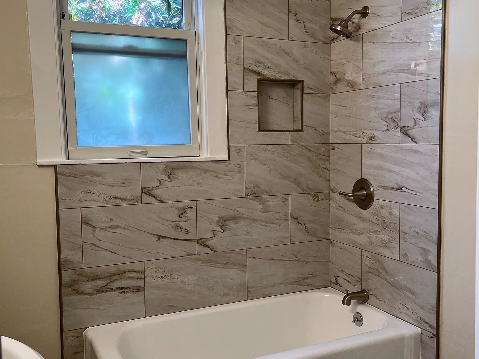 3917 Shafter Ave — Photo 3