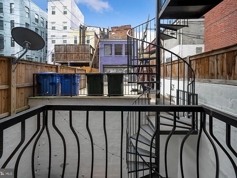 2298 Champlain St NW #B — Photo 12