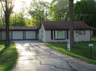 9573 Holt Park Rd, Suring, WI 54174