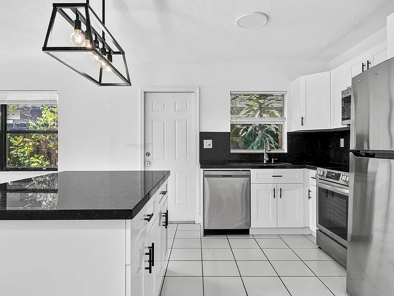 1515 NW 8th Ave #1515 — Photo 5