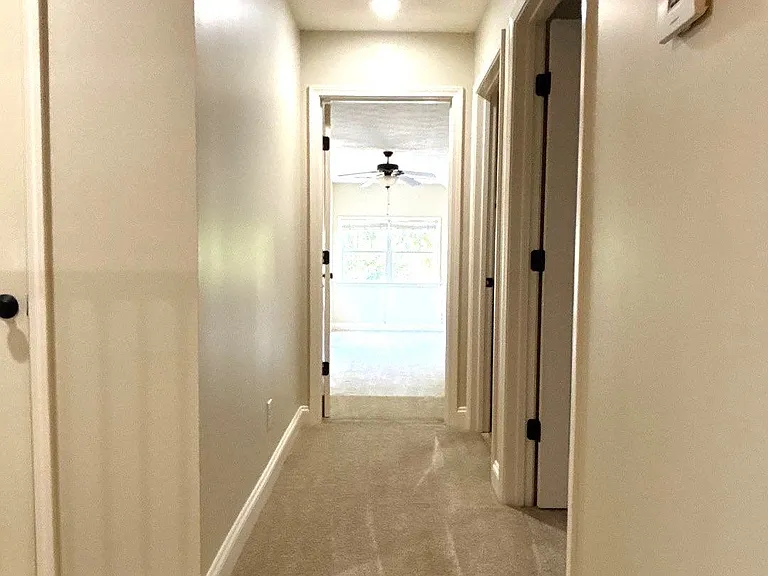 1018 Silver Lake Dr — Photo 32