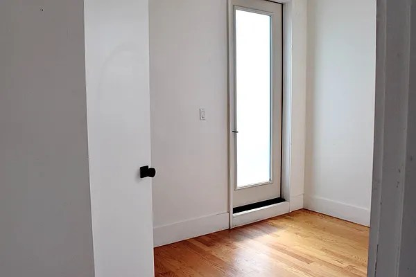 Rented by MySpaceNYC | media 8