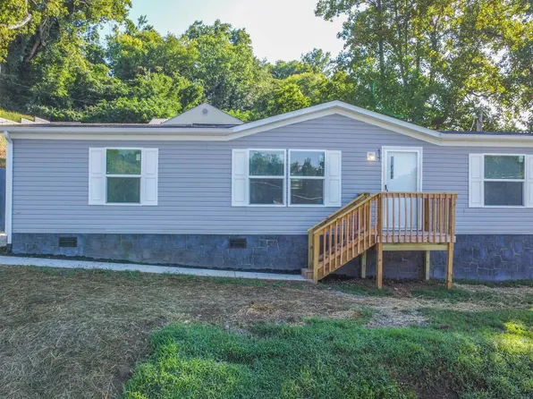417 Sewanee St, Harriman, TN 37748