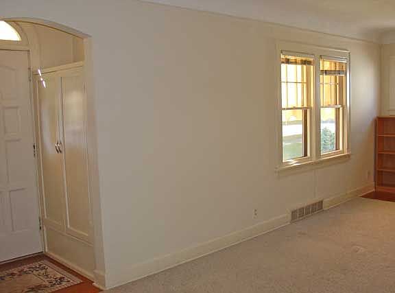 3rd image of 233 Avenue C