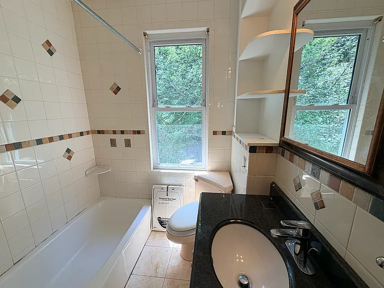 35 Spring St #2 — Photo 22
