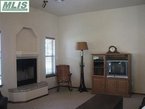 3rd image of 420 Rusty Spur Ln